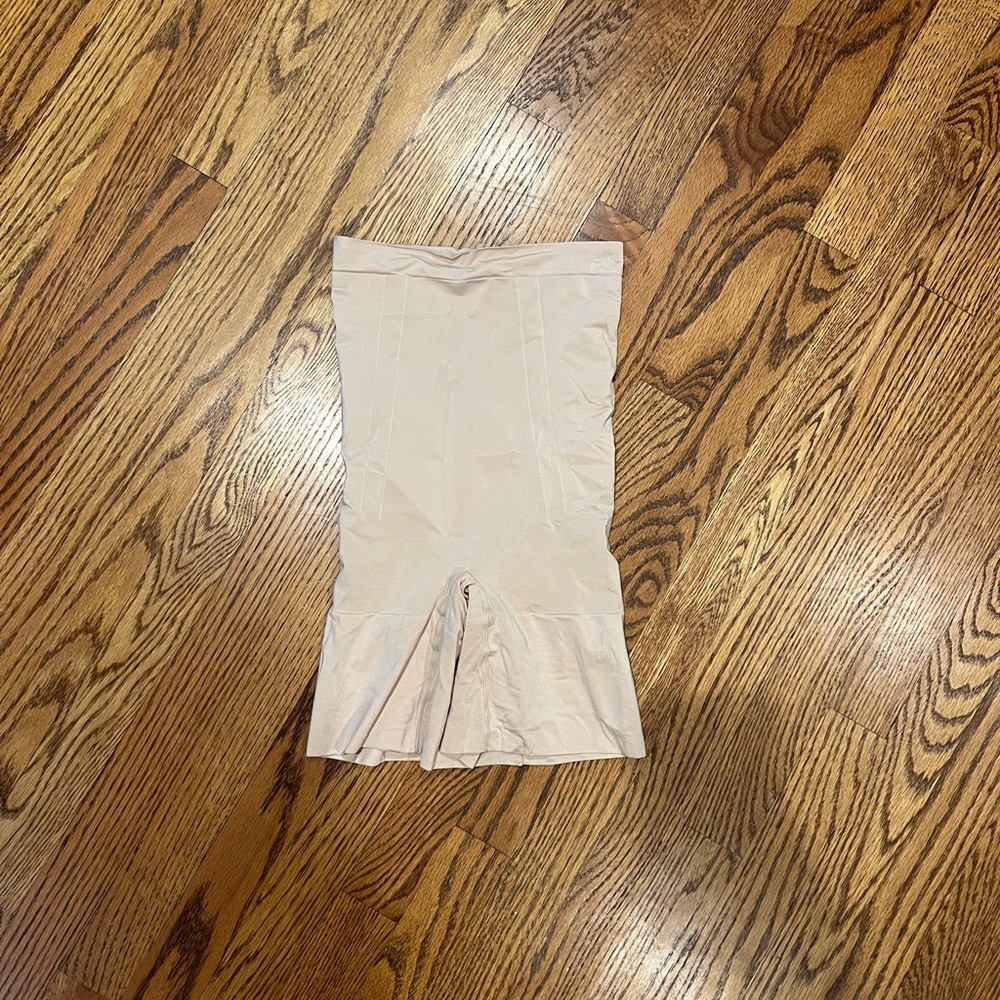 NEW Beige Spanx Sculpt OnCore HighWaist MidThigh Shapewear Shorts